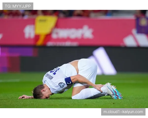 西班牙罗德里中场掌控比赛节奏 传球精准度决定进攻流畅性